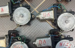 Мотор стеклоподъемника передний левый для Nissan Almera Classic на фотографиях