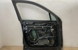 Накладка на дверь передняя левая для Audi Q7 2015 года на фотографиях