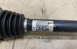 Привод задний правый для Audi Q7 2010 года на фотографиях