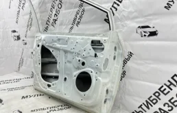 Дверь передняя левая для Toyota Corolla 2020 года на фотографиях