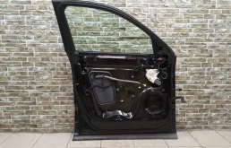 Дверь передняя левая для Audi Q3 на фотографиях