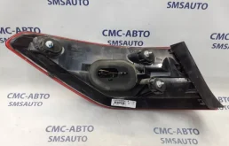 Фонарь внутренний правый для Mercedes-Benz E class на фотографиях