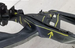 Кронштейн подушки двигателя для Audi Q3 2014 года на фотографиях