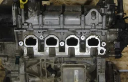 Двигатель без навесного для Volkswagen Polo 2023 года на фотографиях