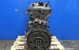 Двигатель без навесного для Toyota RAV4 2014 года на фотографиях