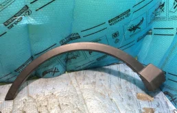 Молдинг крыла передний левый для Toyota RAV4 2018 года на фотографиях