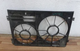 Диффузор вентиляторов для Volkswagen Golf 2009 года на фотографиях