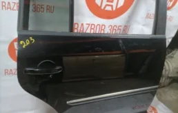 Дверь задняя правая для Volkswagen Touran 2012 года на фотографиях