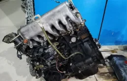 Двигатель без навесного для Mitsubishi Pajero 2003 года на фотографиях