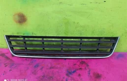 Решетка переднего бампера нижня для Volkswagen Passat (B6, Typ 3C) 2005-2010