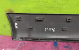 Молдинг двери задний левый для Audi Q7 2010 года на фотографиях