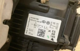 Фара ксенон левая для Volkswagen Touareg 2021 года на фотографиях