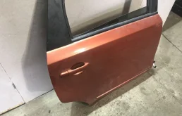 Дверь задняя правая для Nissan Note на фотографиях