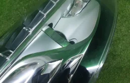 Фара правая для Audi Q7 2013 года на фотографиях