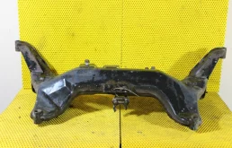 Подрамник двигателя для Nissan Almera Classic 2009 года на фотографиях