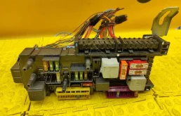 Блок предохранителей под капотом для Mercedes-Benz E class W212 2009-2015