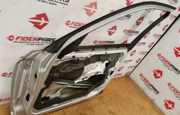 Дверь передняя правая для BMW X3 2005 года на фотографиях