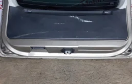 Дверь багажника для Nissan Note 2006 года на фотографиях