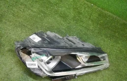 Фары для Volkswagen Touareg 2015 года на фотографиях