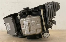 Фара ксенон левая для Volkswagen Touareg 2021 года на фотографиях