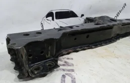 Подрамник двигателя для Toyota Corolla 2011 года на фотографиях