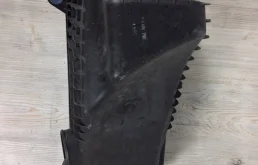 Корпус воздушного фильтра для Audi Q7 на фотографиях