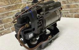 Компрессор пневмоподвески задний для Audi Q7 на фотографиях