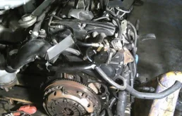 Двигатель для Nissan Primera 1996 года на фотографиях