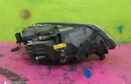 Фара ксенон левая для Volkswagen Touareg 2003 года на фотографиях