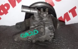 Двигатель без навесного для Nissan X-Trail 2002 года на фотографиях