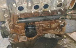 Двигатель без навесного для Renault Logan 2008 года на фотографиях