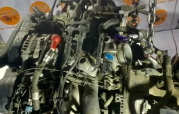 Двигатель для Subaru Legacy 2000 года на фотографиях