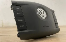 Подушка безопасности водителя для Volkswagen Touareg на фотографиях