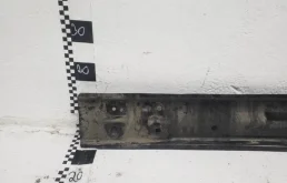 Усилитель заднего бампера для Toyota Corolla на фотографиях