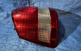 Фонарь правый для Toyota Alphard на фотографиях
