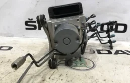 Блок ABS для BMW 5er 2012 года на фотографиях