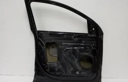 Дверь передняя левая для Audi Q7 2013 года на фотографиях