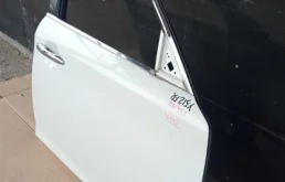 Дверь передняя правая для Infiniti M на фотографиях