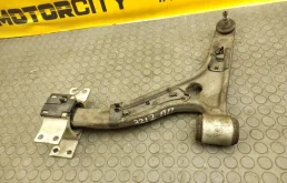 Усилитель переднего бампера для Mercedes-Benz CLA class 2014 года на фотографиях