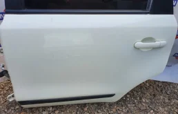 Дверь задняя левая для Nissan Note 2013 года на фотографиях