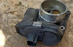 Дроссельная заслонка для Opel Insignia 2017 года на фотографиях