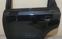 Дверь задняя левая для Audi Q7 2018 года на фотографиях