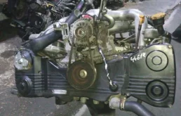 Двигатель для Subaru Legacy 2005 года на фотографиях