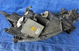 Фары для Mitsubishi Grandis 2005 года на фотографиях