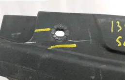 Кожух замка капота для Hyundai Solaris на фотографиях