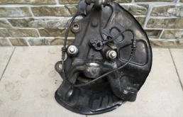 Кулак поворотный правый для Mercedes-Benz E class на фотографиях