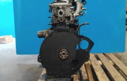 Двигатель без навесного для Nissan Pathfinder 1999 года на фотографиях