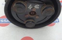 Компрессор кондиционера для Nissan Primera 1998 года на фотографиях