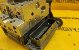 Блок ABS для Mercedes-Benz E class на фотографиях