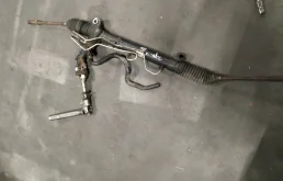 Рулевая рейка для Nissan X-Trail на фотографиях